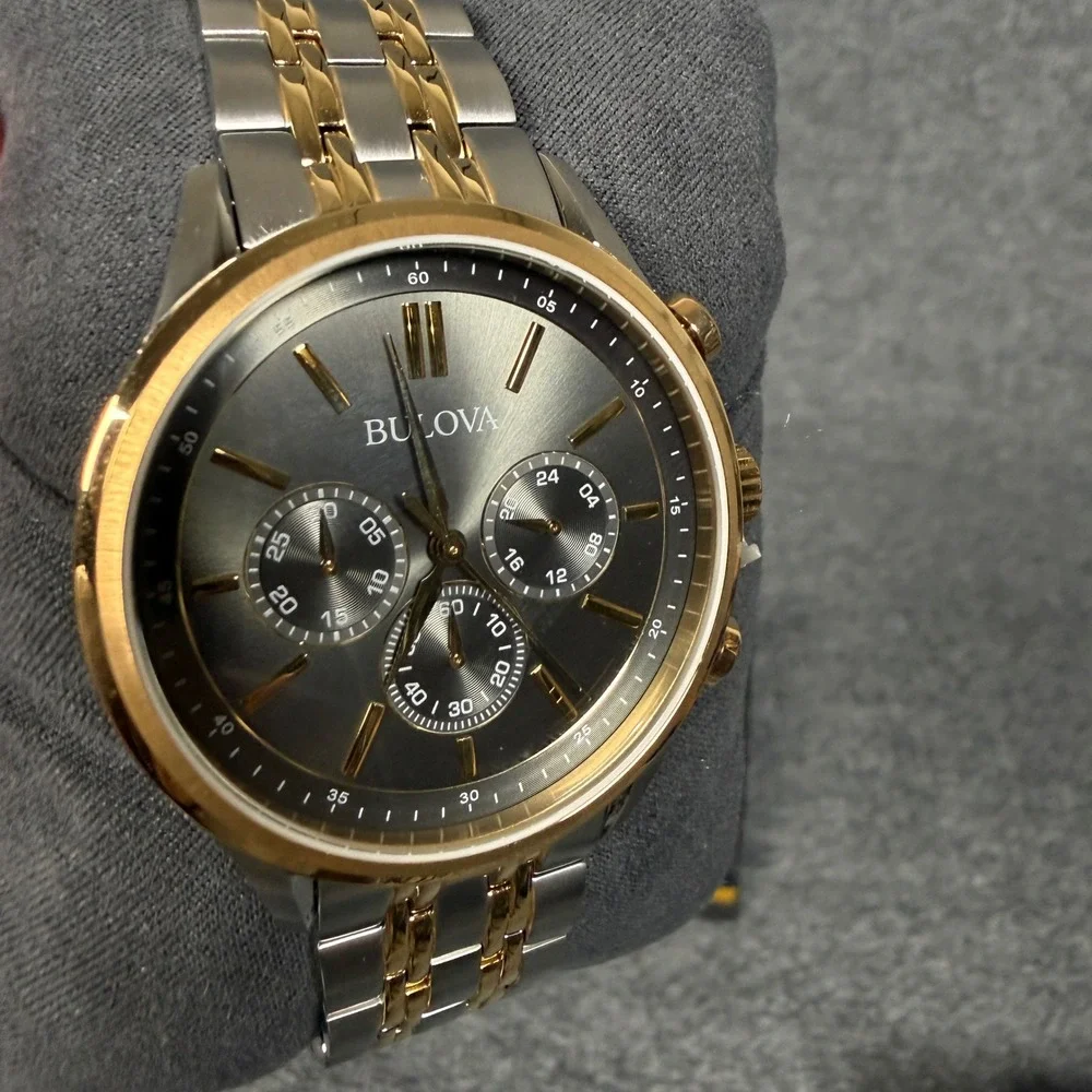 New Bulova‎ Mens Classic Collection 98A215 Chronograph Mineral Crystal Watch